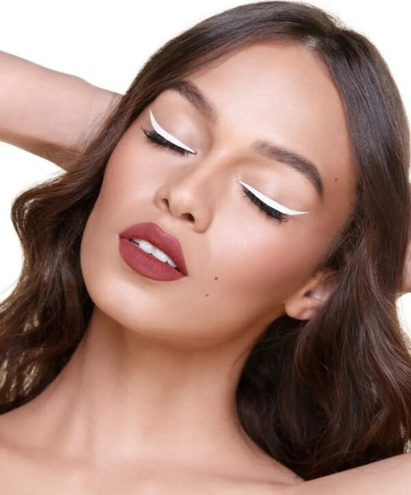 Delineador Cat Eyes Thin - Divine Mari Maria Makeup - Imagem 3